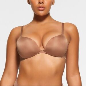 SKIMS Ultimate Bra Teardrop Push Up in Sienna